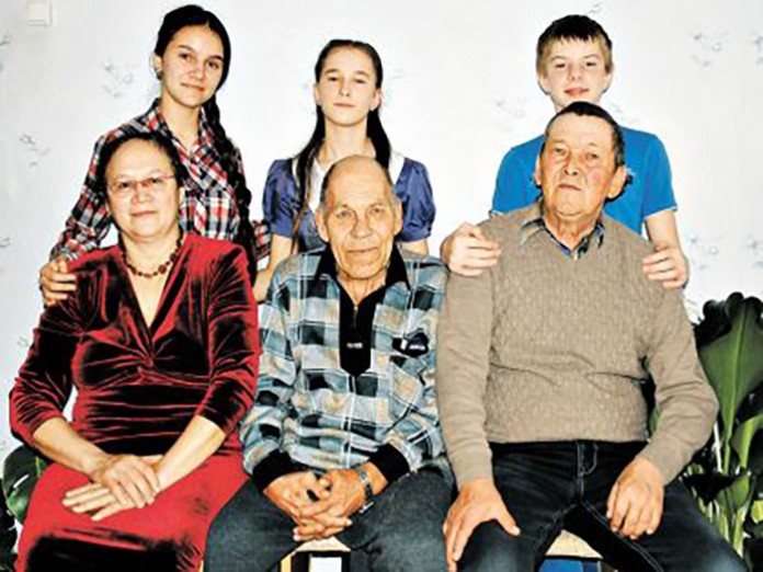 Дедушку из Челябинска оренбургская семья приняла как родного